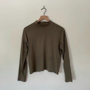 Everlane small square mockneck tee moss green